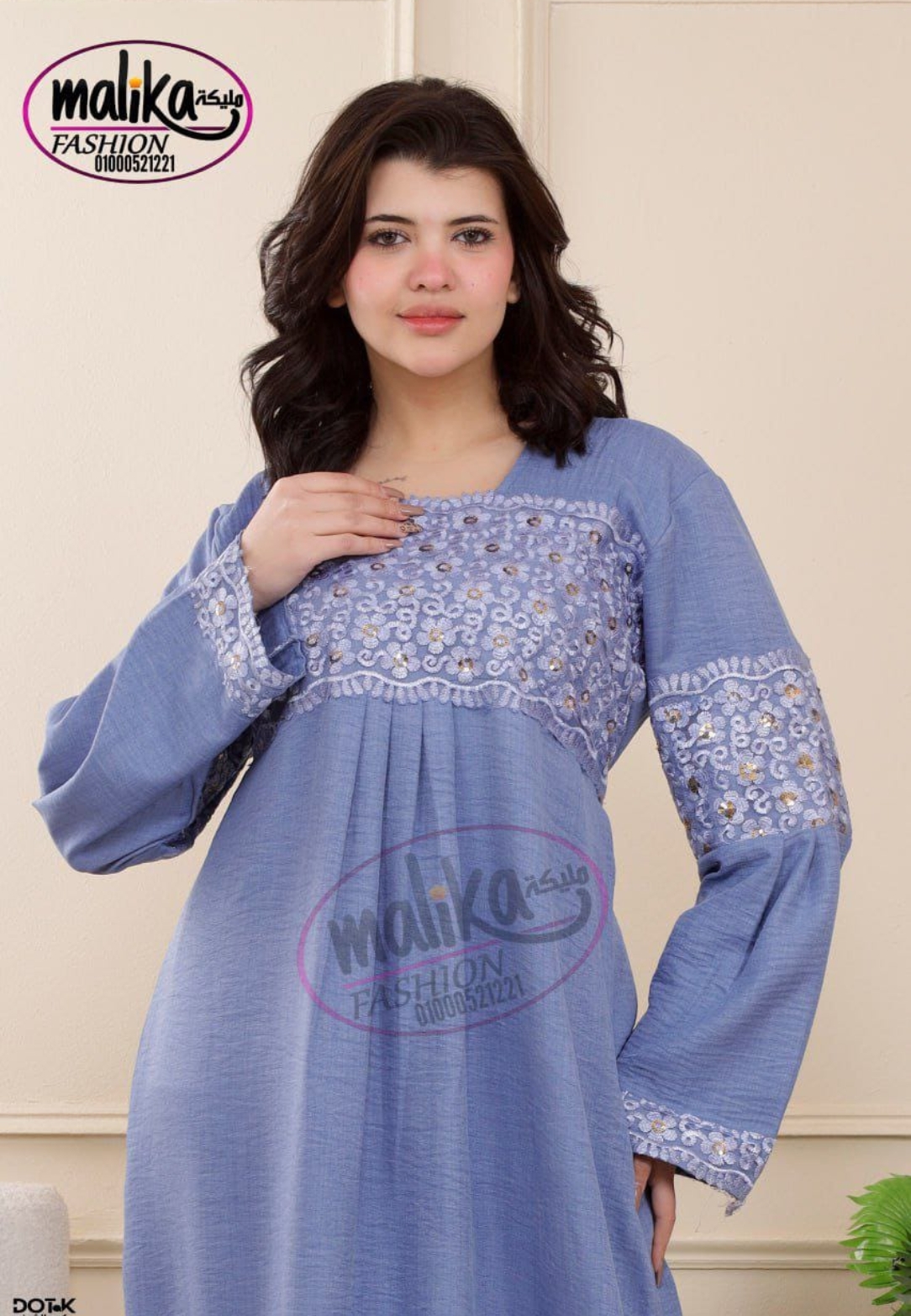 عباية مليكة كتان بتطريز صدري ناعم