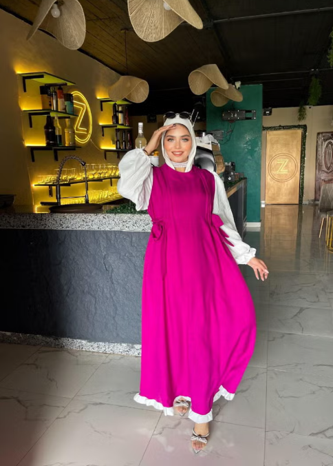 ‎Long white sleeve dress with belt on each side